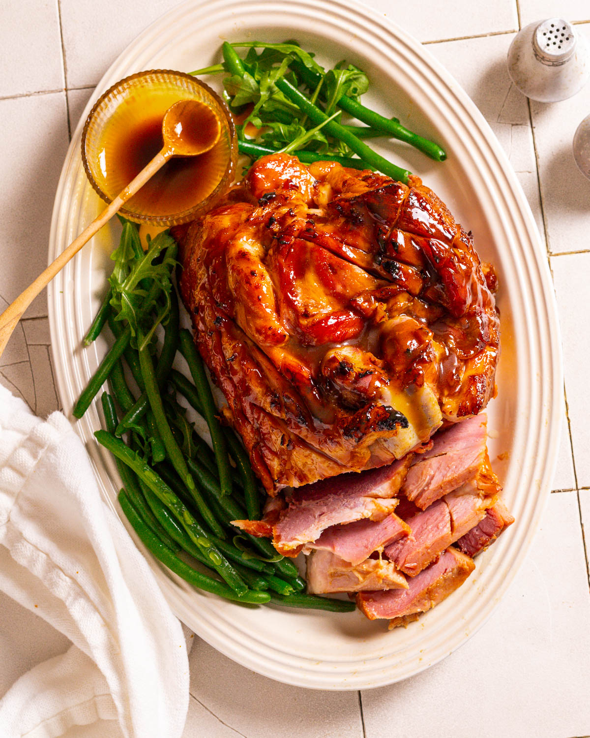 Effortless Crock Pot Ham: Your Festive Holiday Centerpiece